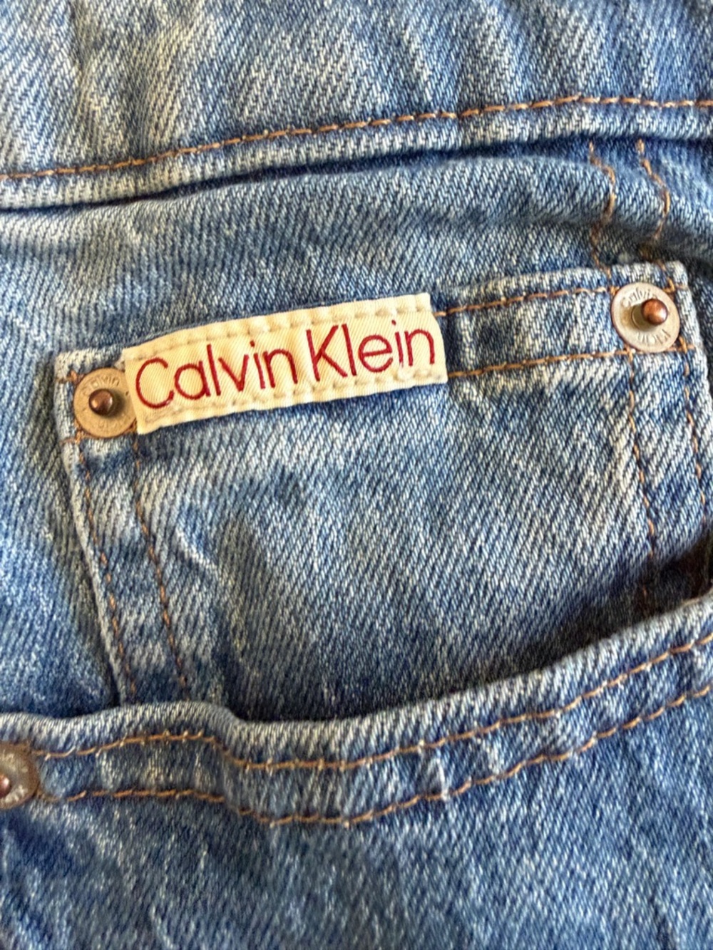 Calvin Klein Light Blue Denim Jeans with Red Logo Tag - Picture 2 of 7